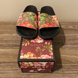 Women’s floral Gucci slides